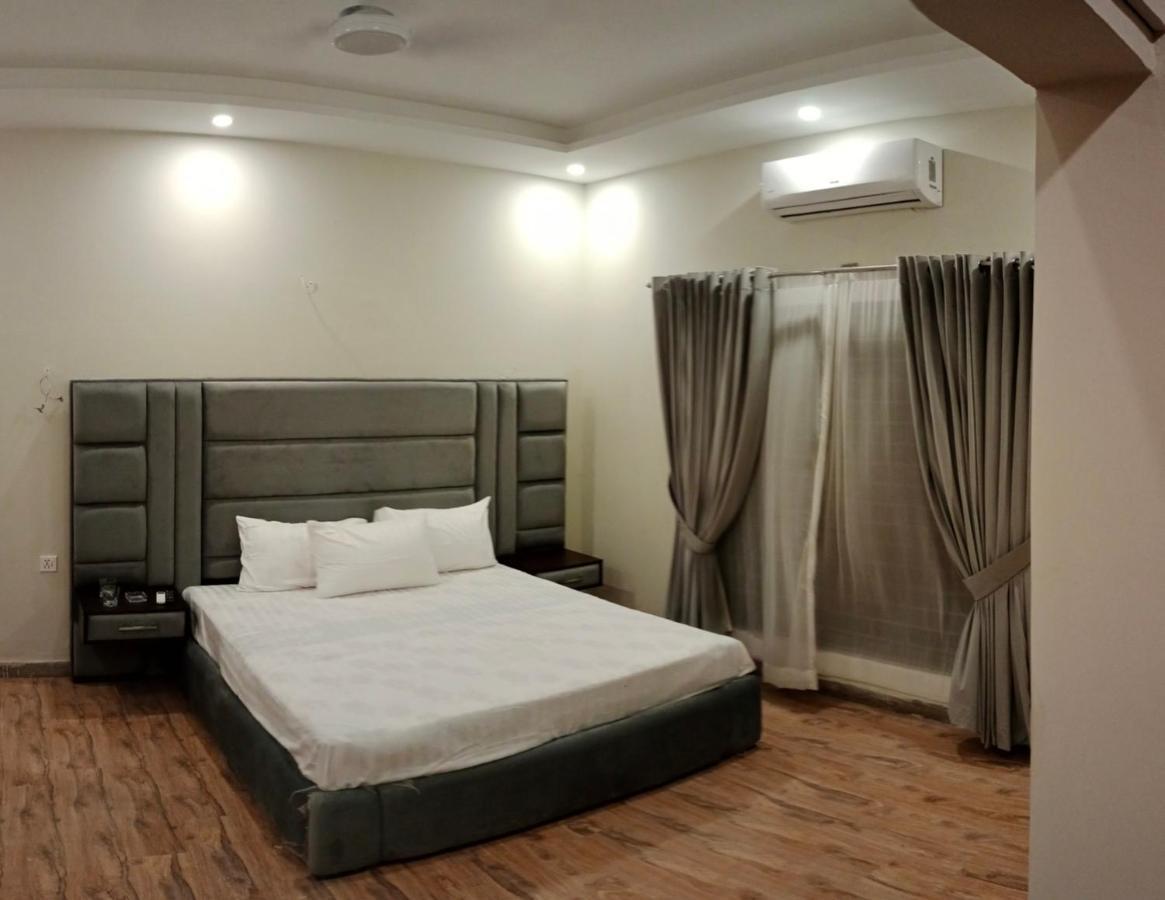 Hayat Grand Guest House Исламабад Экстерьер фото