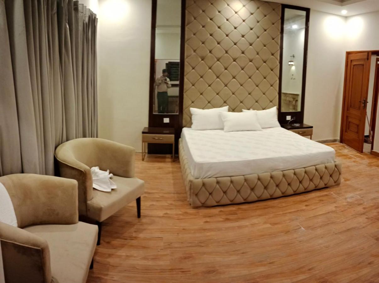 Hayat Grand Guest House Исламабад Экстерьер фото