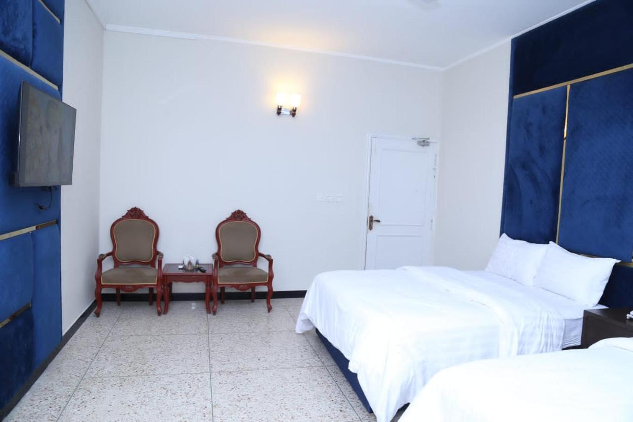 Hayat Grand Guest House Исламабад Экстерьер фото