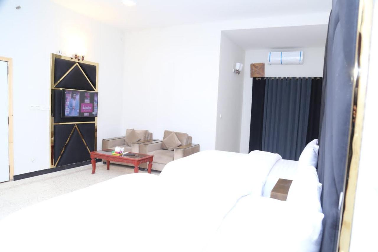 Hayat Grand Guest House Исламабад Экстерьер фото